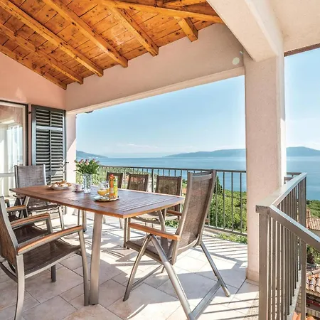 Apartment Amazing In With House Sea View