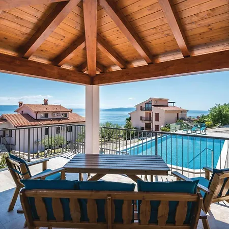 Amazing In With House Sea View *