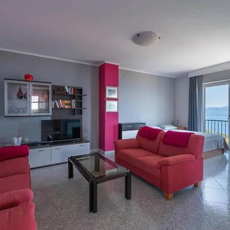 Amazing In With House Sea View Ravni